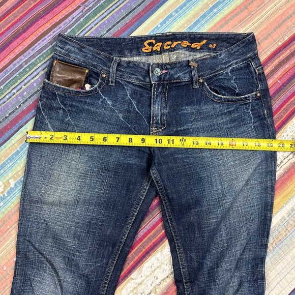 Sacred Boot Cut Flare Jeans Dark Blue Distressed Embroidery Women’s Waist 32 USA - Picture 10 of 12